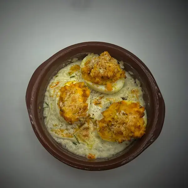 Warm Deviled Eggs with Panko Crunch – A Classic Stuffed Eggs Recipe