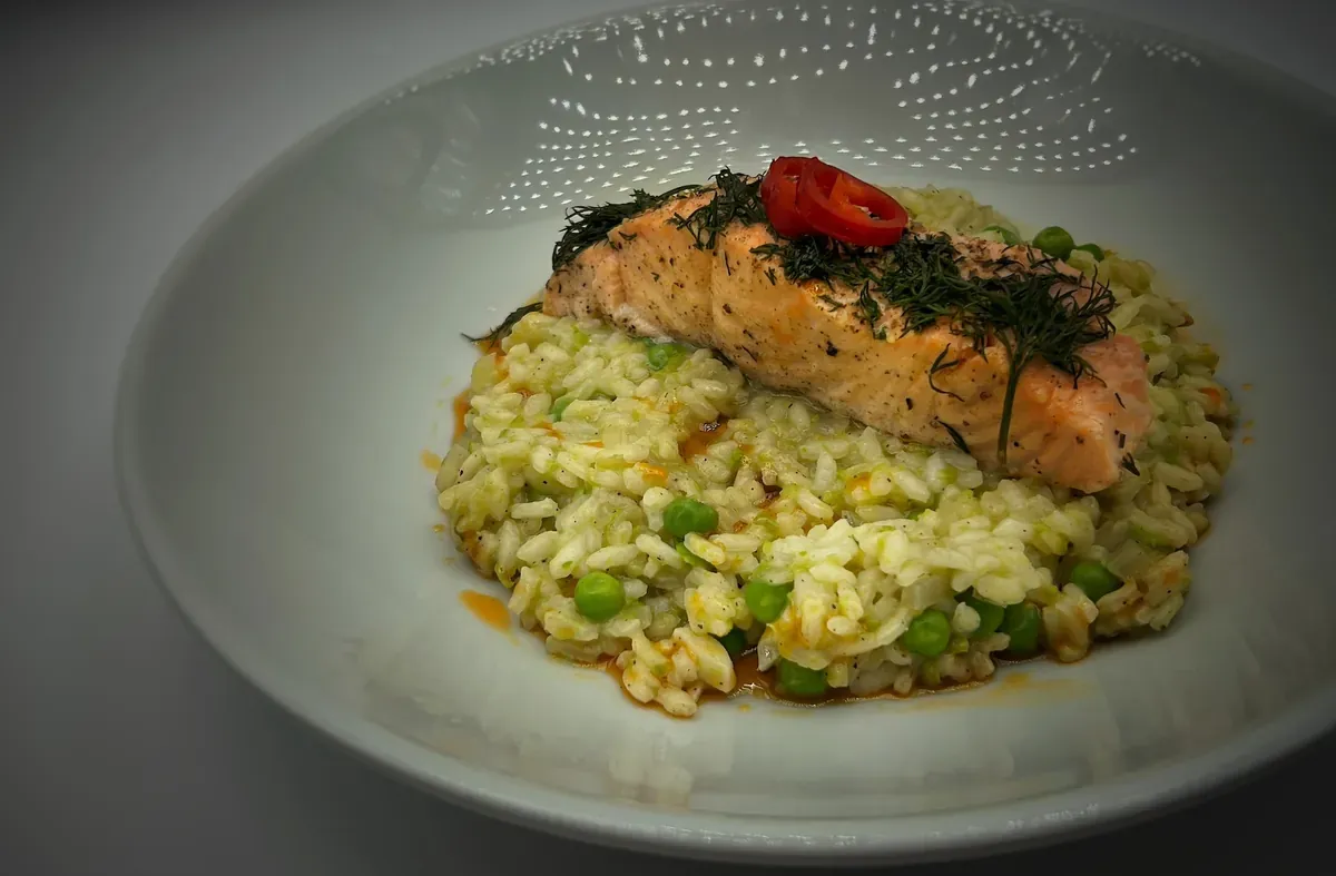 Creamy Pea Risotto and Salmon Recipe  - Main Courses - Food nerd rockstar