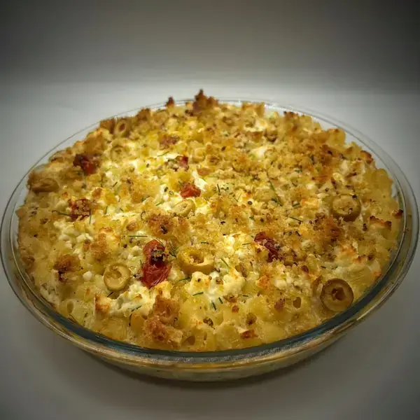 Mediterranean Mac and Cheese: A Lighter, Seaside-Inspired Twist